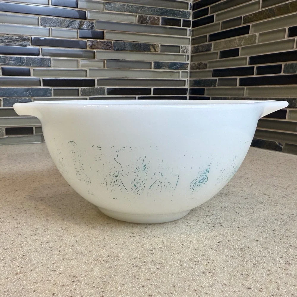 Vintage Pyrex 441 Butterprint Cinderella Mixing Bowl 1.5pt Turquoise White Amish
